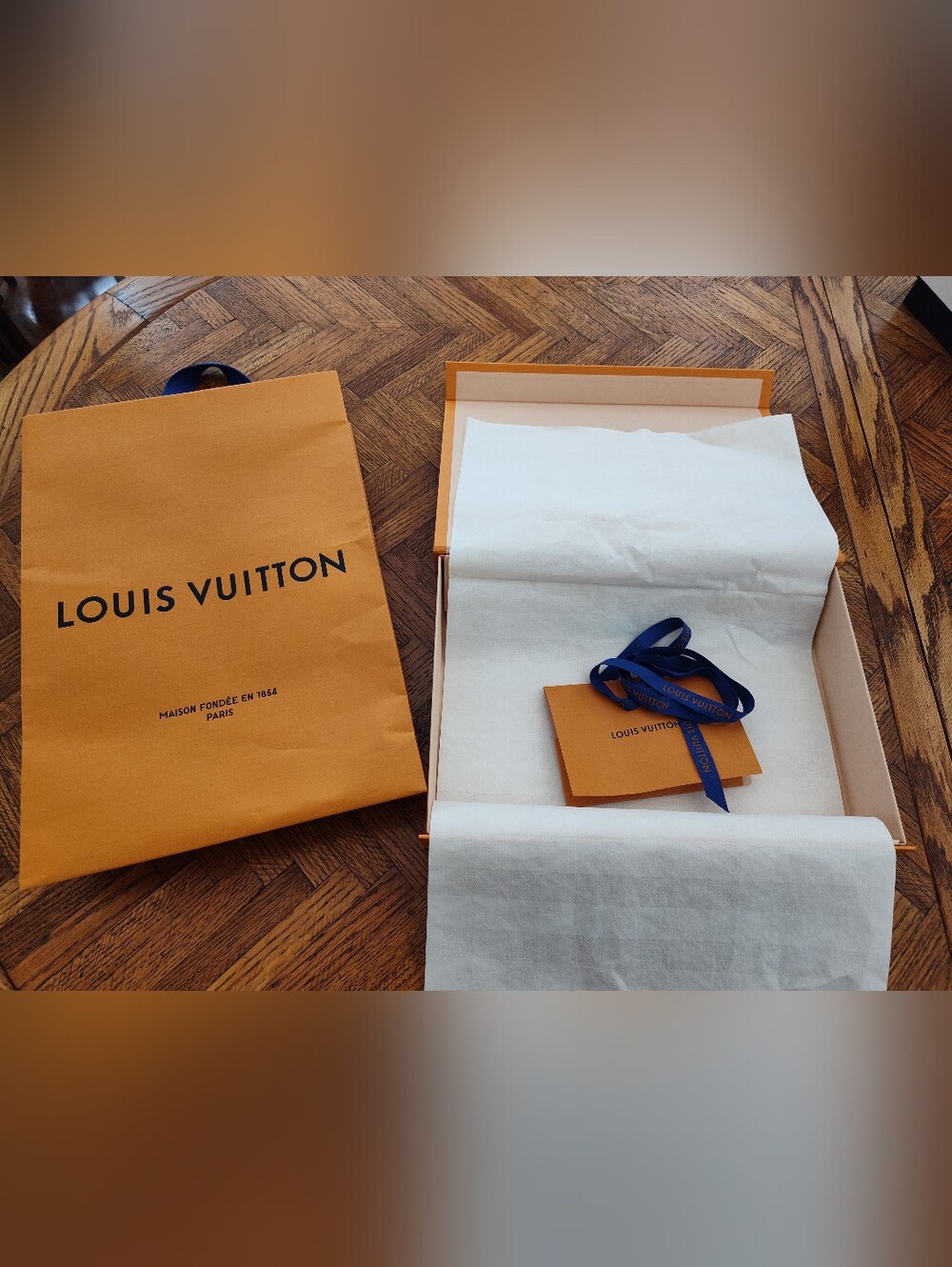 Authentic LOUIS VUITTON Magnetic Gift Box Shopping Bag Ribbon Card Receipt - Picture 3 of 11